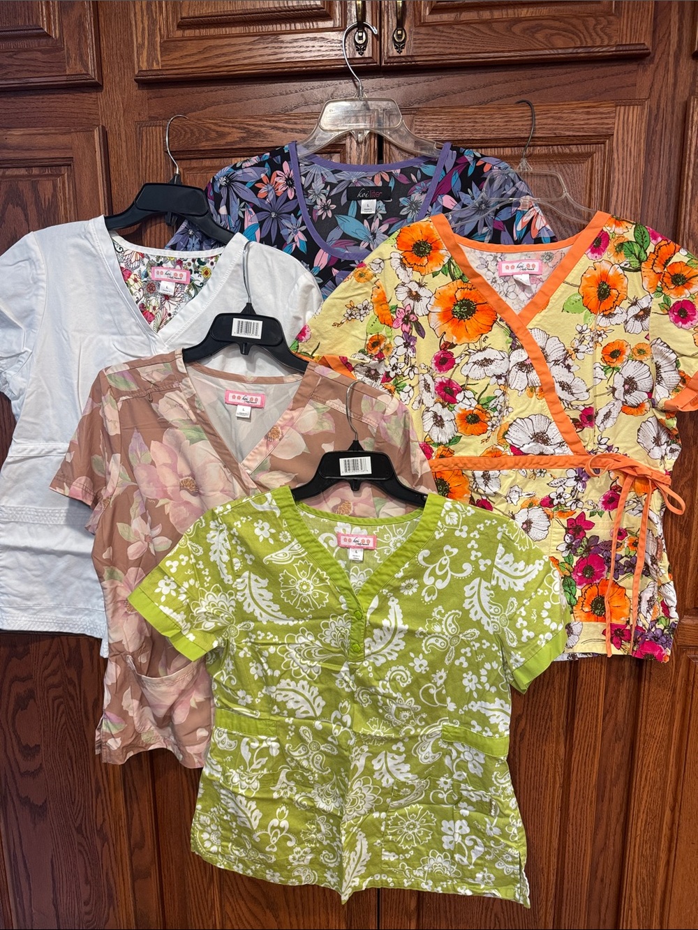 Koi Mixed Floral & Solid Medical Scrub Tops - Assorted Colors - lot of 5